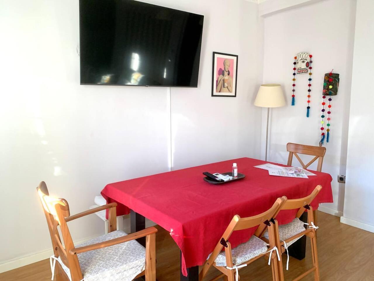 Ferienwohnung Un Hogar En El Centro Con Parking Gratuito Saragossa Exterior foto